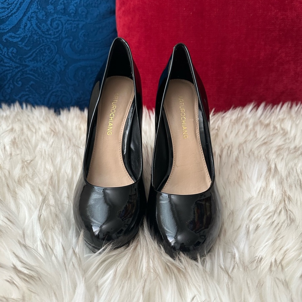 Beautiful Arturo Chiang Paten Leather Stilettos